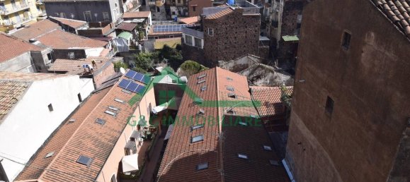 3-salle Appartement à Catania, Italy No. 235530 9