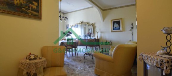 3-salle Appartement à Catania, Italy No. 235530 10