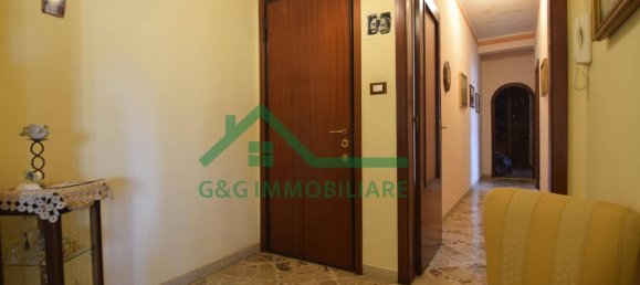 3-salle Appartement à Catania, Italy No. 235530 12