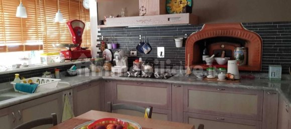 3 bedrooms House in Carrara, Italy No. 45790 9