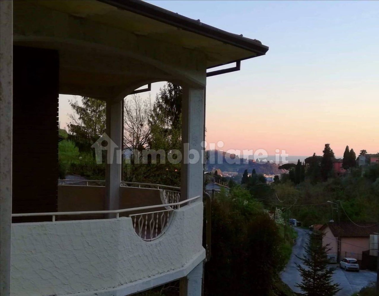 Вилла с 3 спальнями в Каррара, Италия № 252223