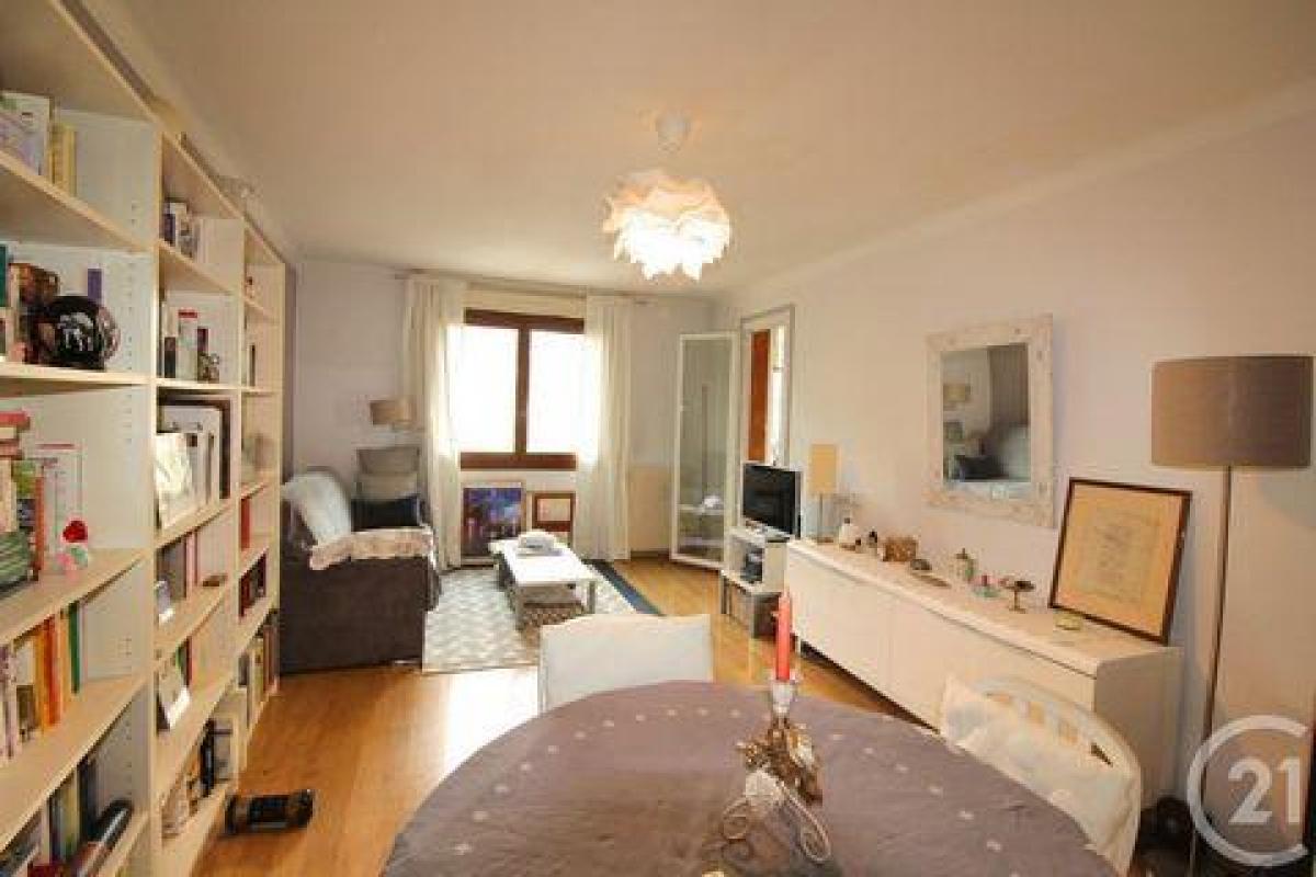2 bedrooms Condo in Vence, France No. 16383