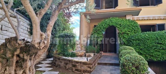 3 bedrooms Villa in Lonato del Garda, Italy No. 307857 2