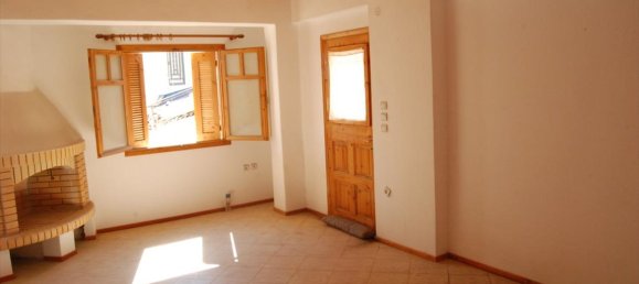 3 Schlafzimmer Property in Lavrio, Greece, Nr. 6285 3