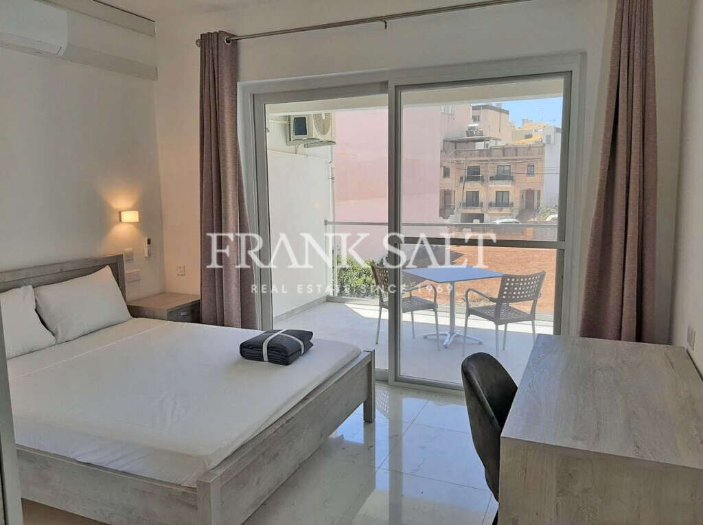 Apartamento de 1 dormitorio en Swieqi, Malta No. 7125