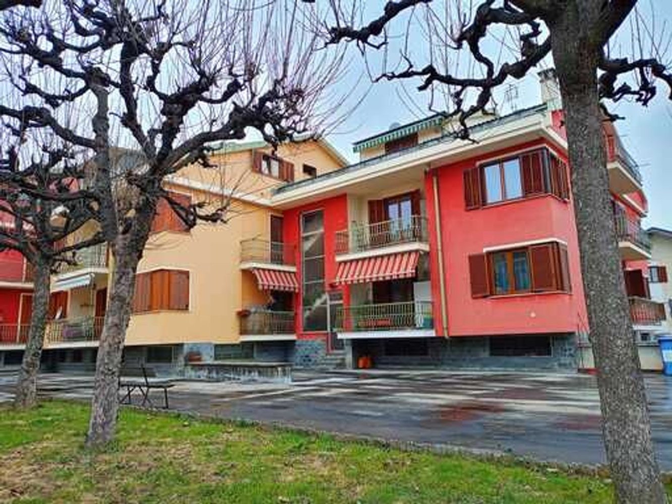 5 rooms Apartment in Dronero, Italy No. 207607