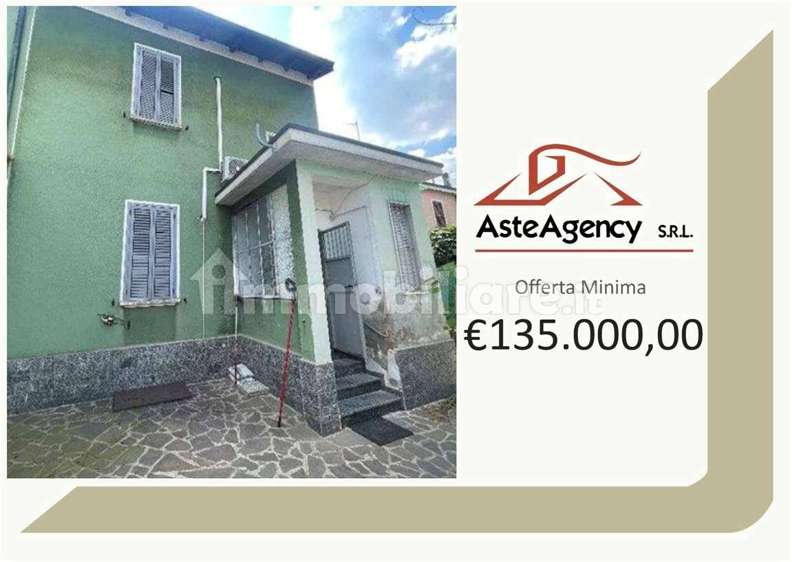 2 bedrooms Villa in Corsico, Italy No. 373984