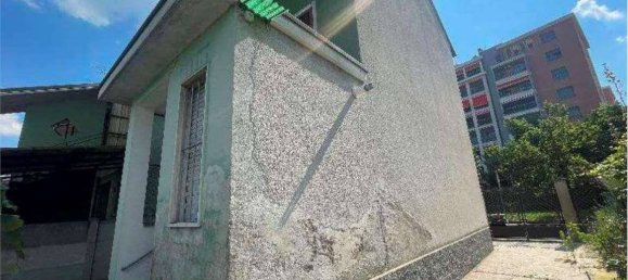 2 bedrooms Villa in Corsico, Italy No. 373984 3