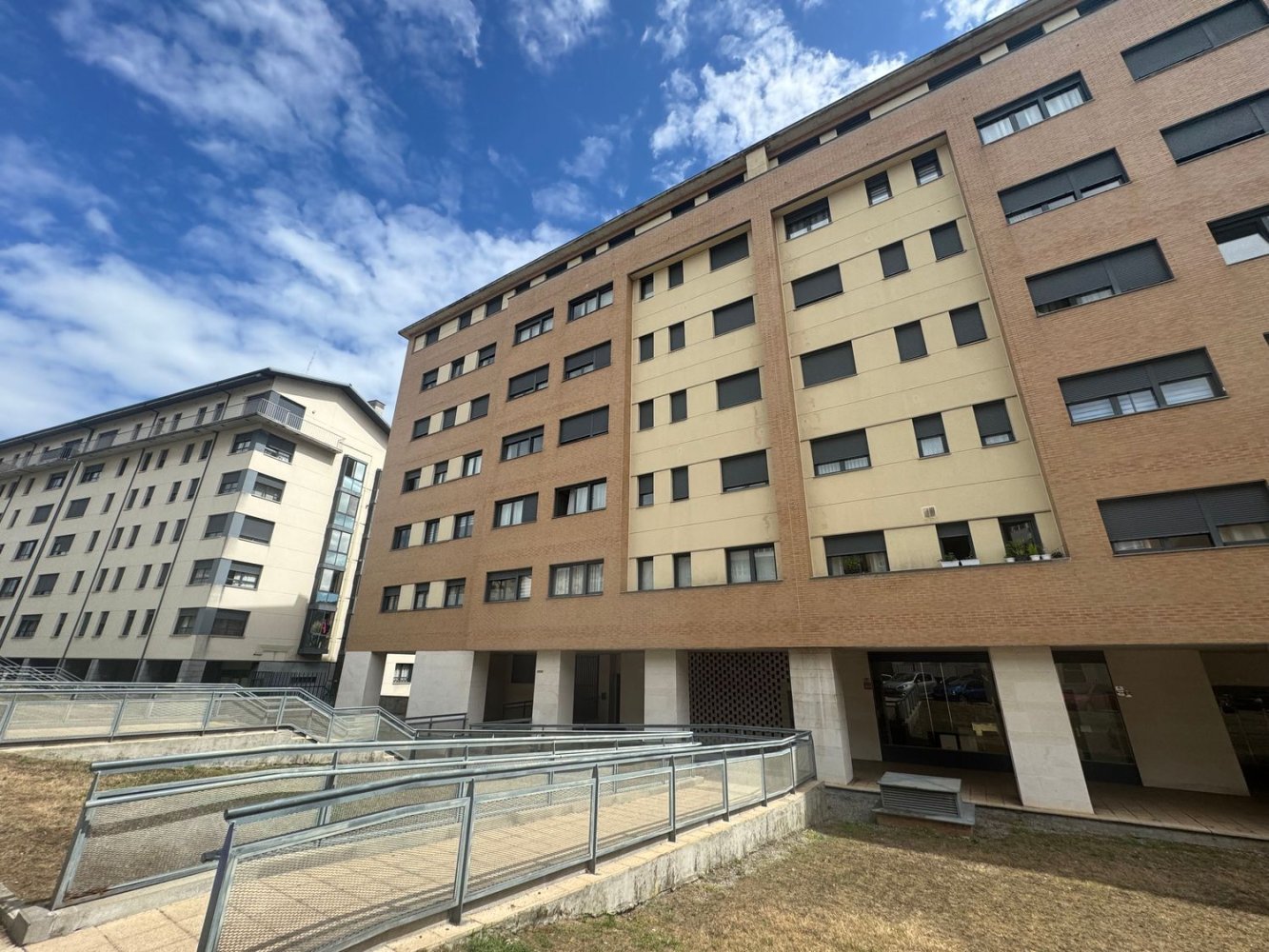 4 bedrooms Apartment in Aviles, Spain No. 212967