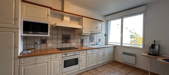 3 Schlafzimmer Wohnung in Bourges, France, Nr. 233033 3