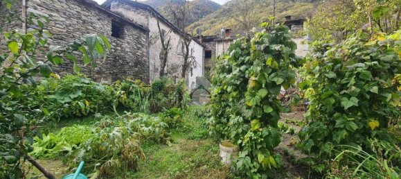 Дом с 9 комнатами в Локана, Италия № 1815 30