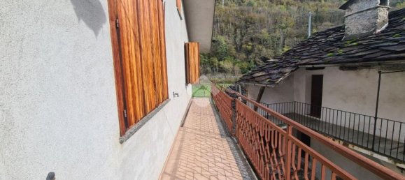 Дом с 9 комнатами в Локана, Италия № 1815 24