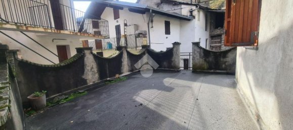 Дом с 9 комнатами в Локана, Италия № 1815 22