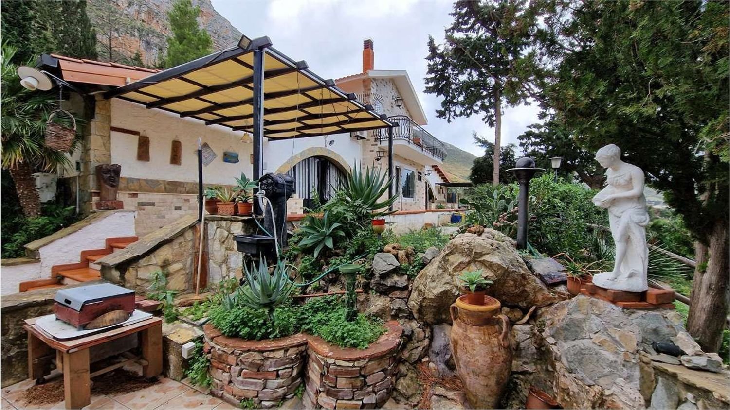 8 rooms Villa in Castellammare del Golfo, Italy No. 279598