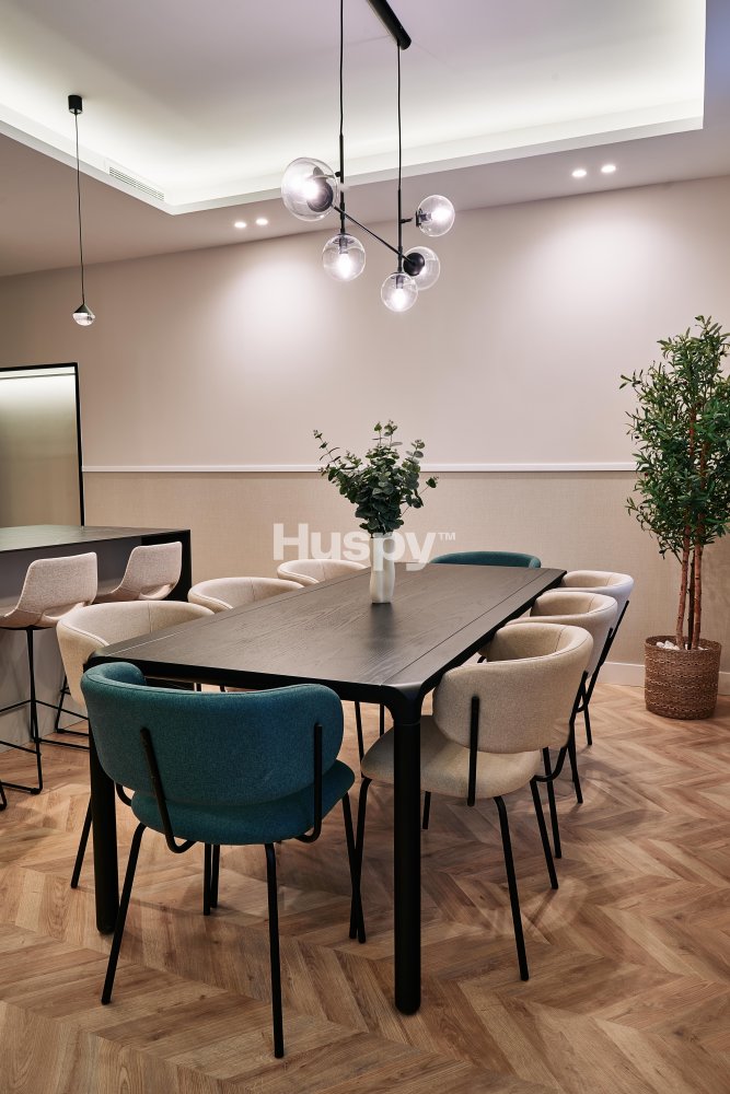 Apartamento de 3 dormitorios en Madrid, Spain No. 98437