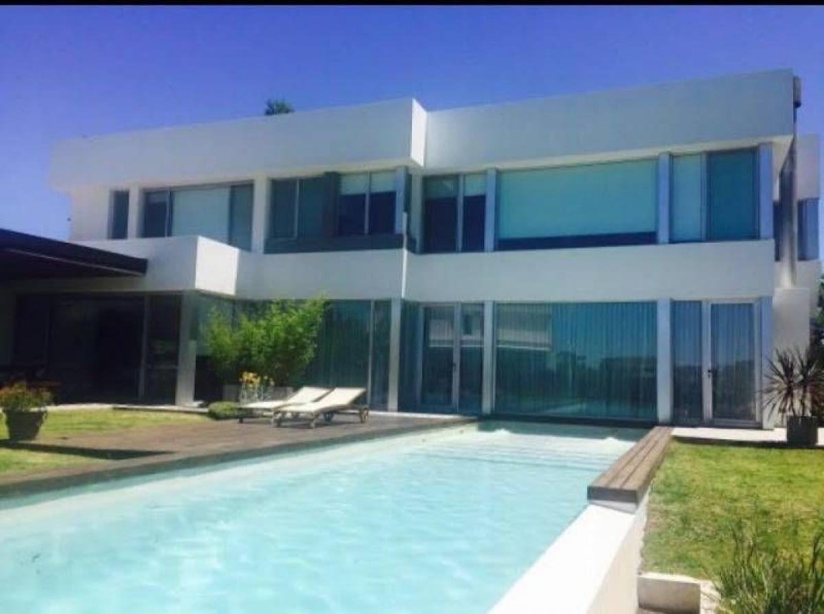 5 bedrooms House in Tigre, Argentina No. 21230