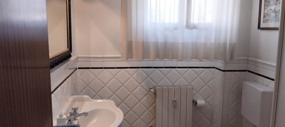 5 bedrooms Apartment in Pistoia, Italy No. 377524 64