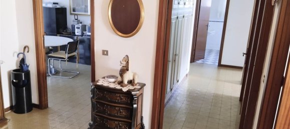 5 bedrooms Apartment in Pistoia, Italy No. 377524 24