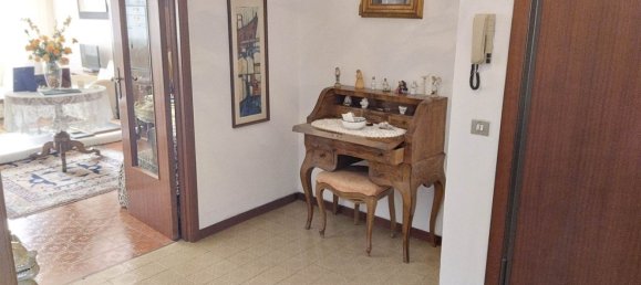 5 bedrooms Apartment in Pistoia, Italy No. 377524 23