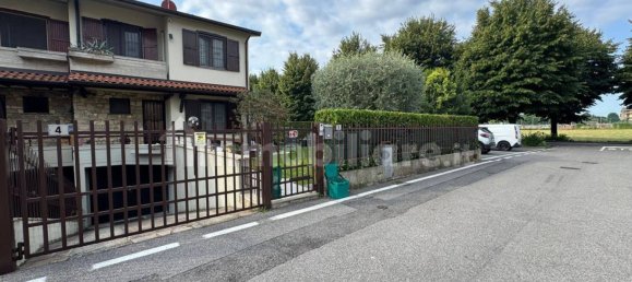 3 Schlafzimmer Haus in Treviolo, Italy, Nr. 326554 5