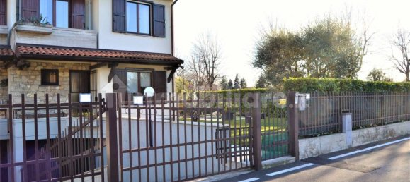 3 Schlafzimmer Haus in Treviolo, Italy, Nr. 326554 4