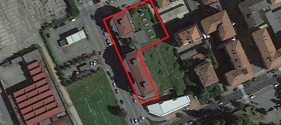 283m² Commercial property in Biella, Italy No. 376297 2