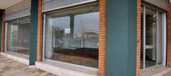 283m² Commercial property in Biella, Italy No. 376297 6