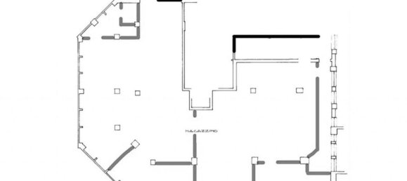 283m² Commercial property in Biella, Italy No. 376297 3