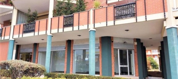 283m² Commercial property in Biella, Italy No. 376297 8