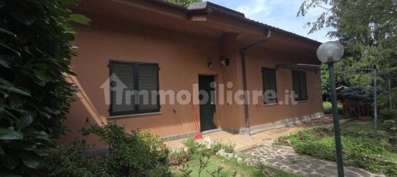 3 Schlafzimmer Villa in Correzzana, Italy, Nr. 288987 2