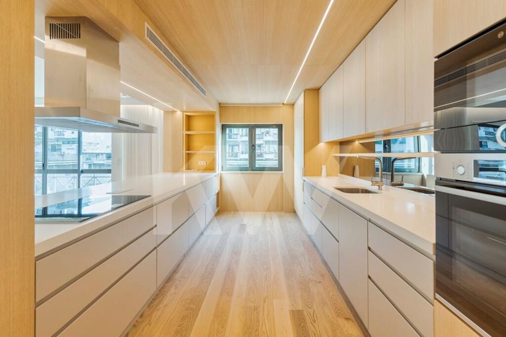 3 bedrooms Apartment in Cascais, Portugal No. 93805