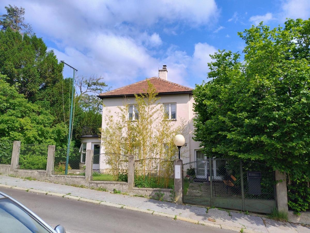 5 rooms House in Klosterneuburg, Austria No. 141651