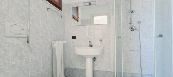 2 bedrooms Apartment in Arezzo, Italy No. 334675 8