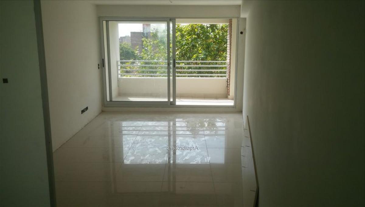 3 bedrooms Apartment in Montevideo, Uruguay No. 1976