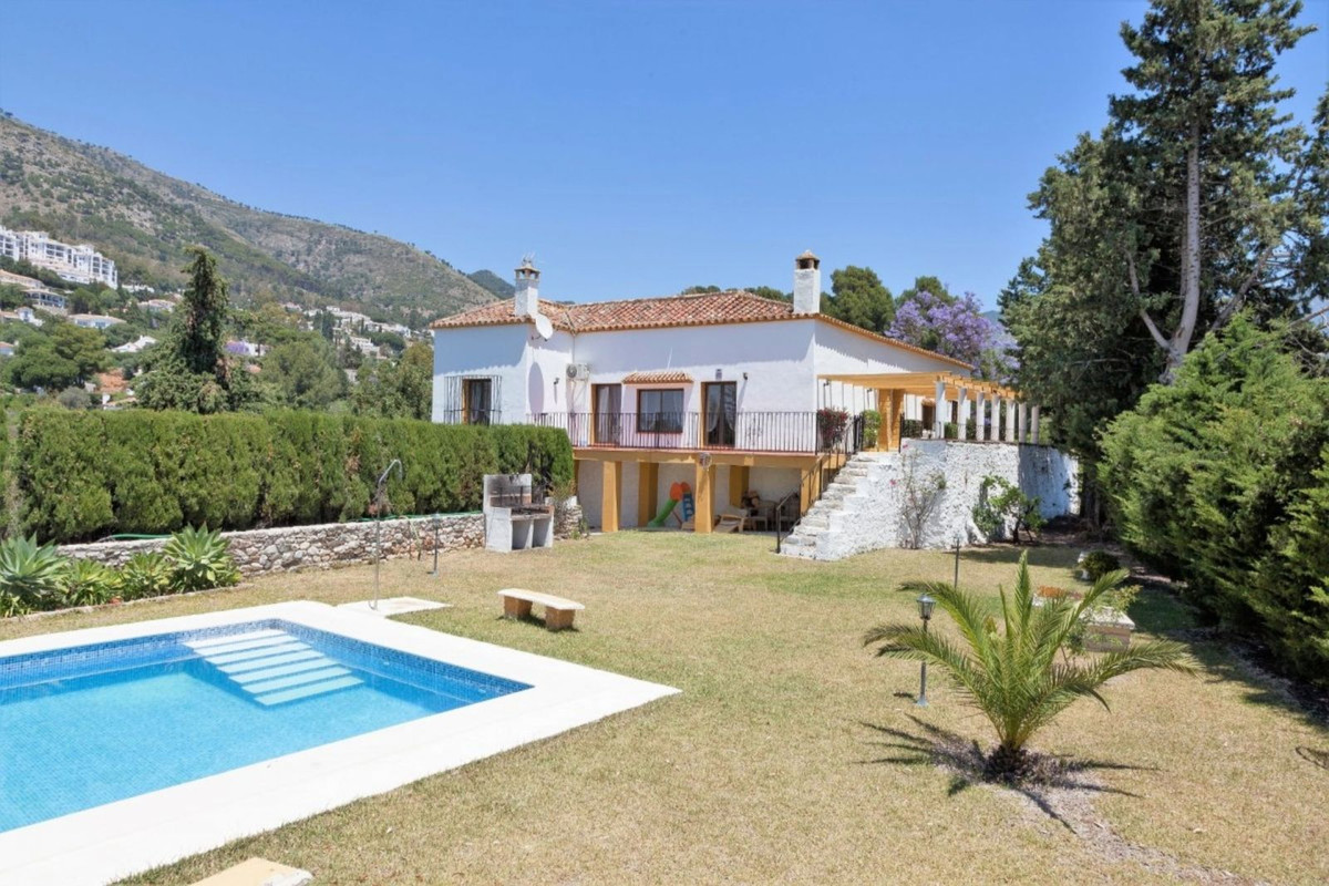5 bedrooms Villa in Mijas, Spain No. 19374