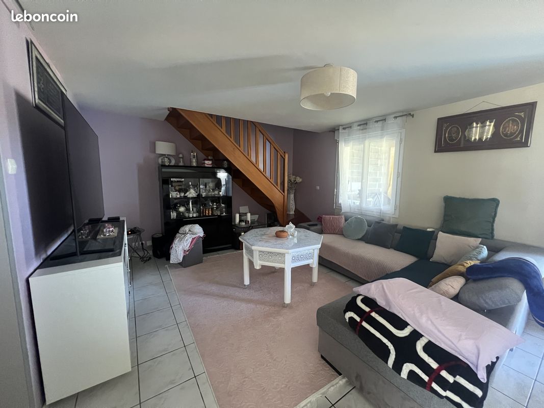 3 bedrooms House in Buxerolles, France No. 340143