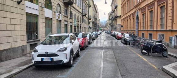 5 rooms Commercial property in Turin, Italy No. 208976 2