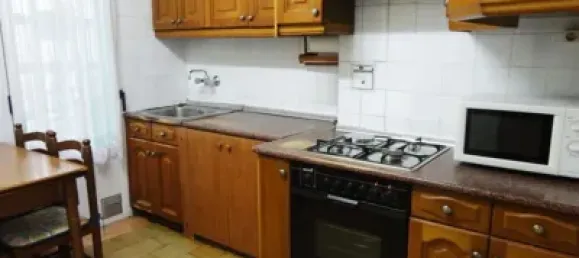 Квартира с 3 спальнями в Бургос, Испания № 182836 3