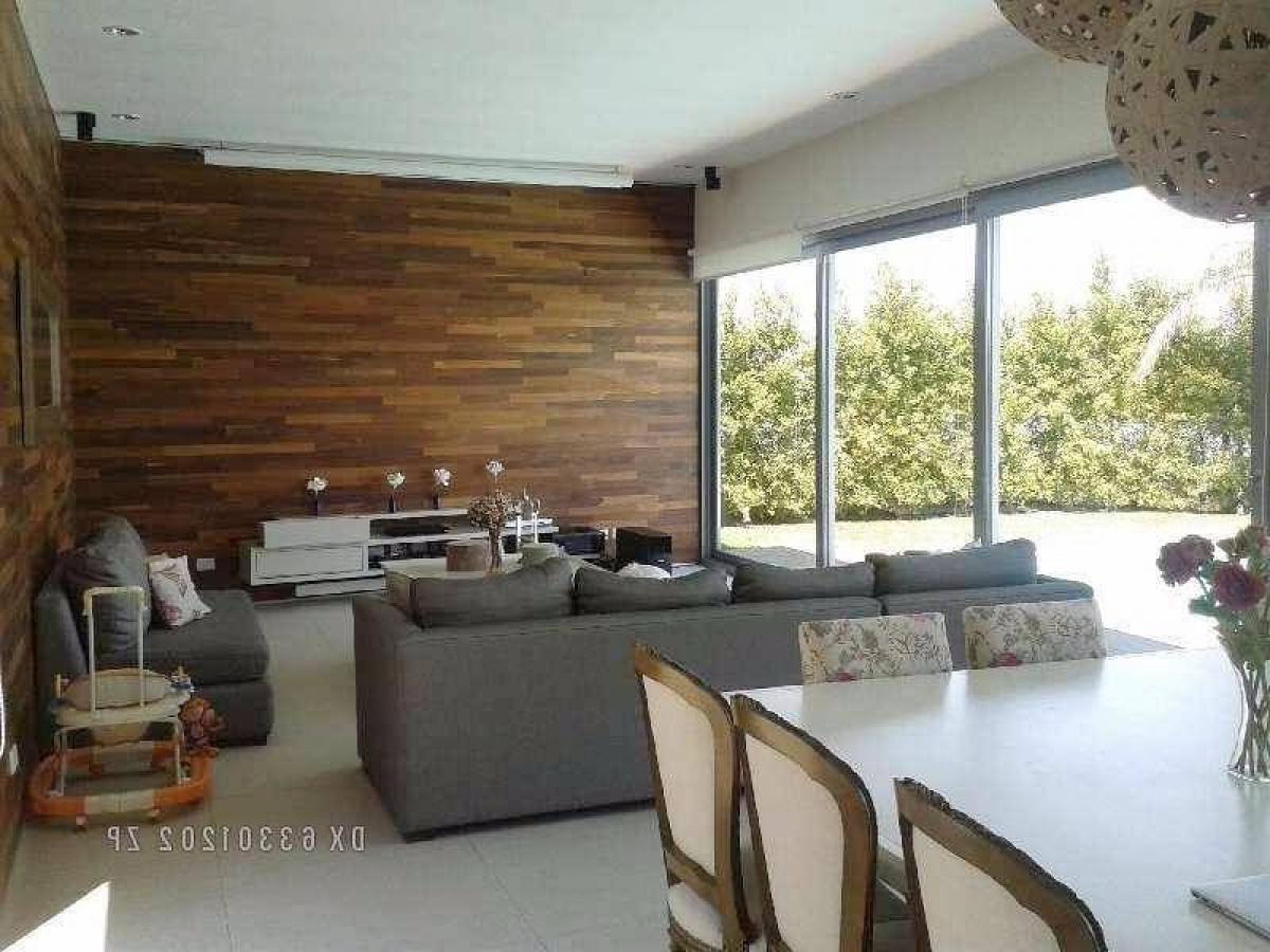 4 bedrooms House in Tigre, Argentina No. 56179