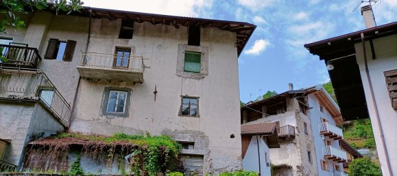 Дом с 10 комнатами в Альтопьяно делла Виголана, Италия № 254591 5