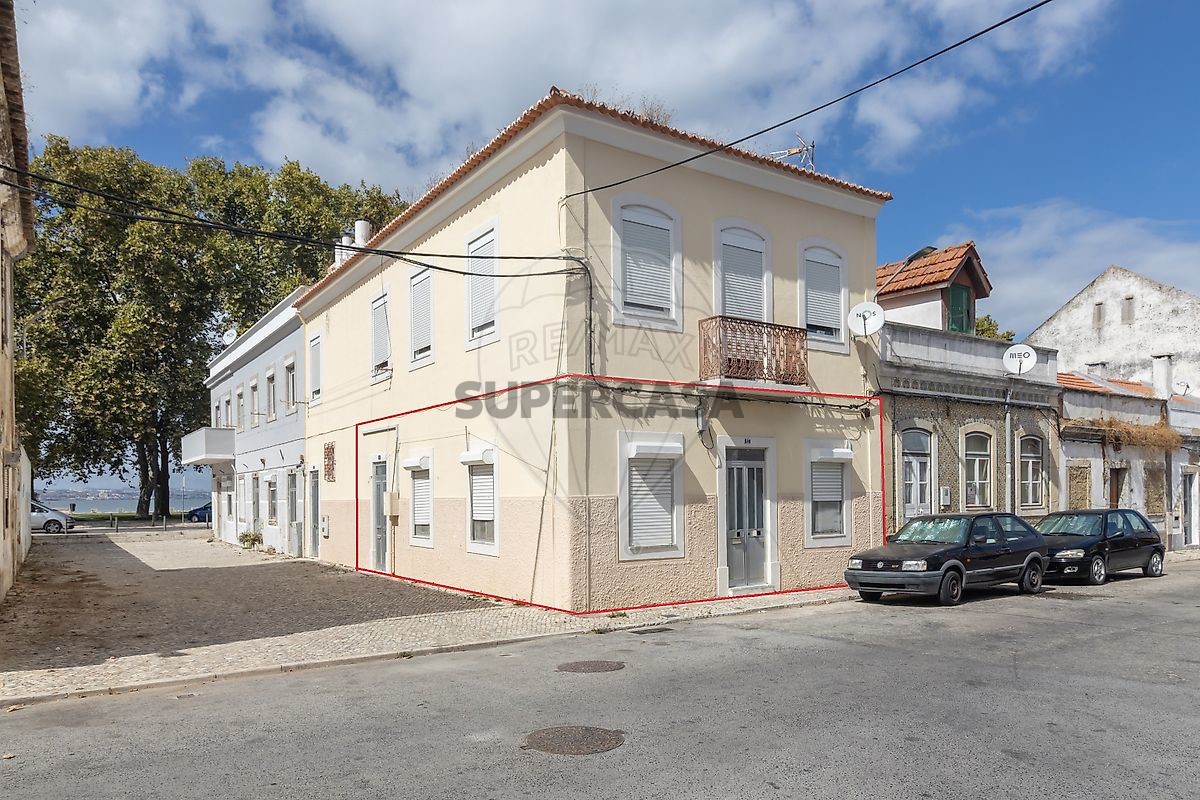 2 bedrooms Apartment in Barreiro, Portugal No. 331492