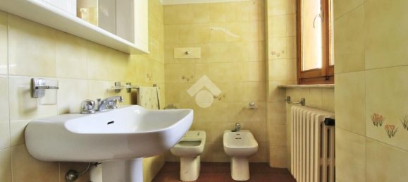 3 rooms Apartment in Mariano Comense, Italy No. 274027 15