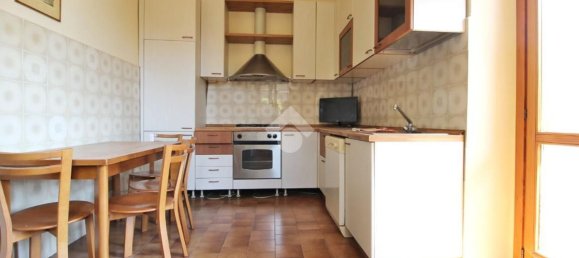 3 rooms Apartment in Mariano Comense, Italy No. 274027 4