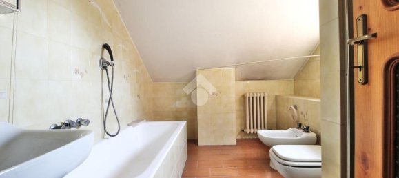3 rooms Apartment in Mariano Comense, Italy No. 274027 28