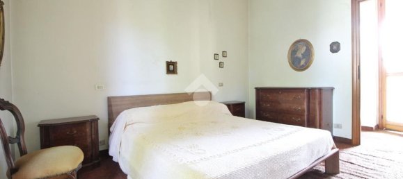 3 rooms Apartment in Mariano Comense, Italy No. 274027 5