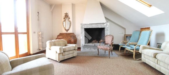 3 rooms Apartment in Mariano Comense, Italy No. 274027 22