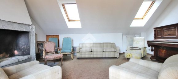 3 rooms Apartment in Mariano Comense, Italy No. 274027 24