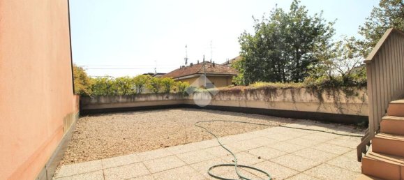 3 rooms Apartment in Mariano Comense, Italy No. 274027 21