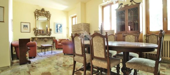 3 rooms Apartment in Mariano Comense, Italy No. 274027 9