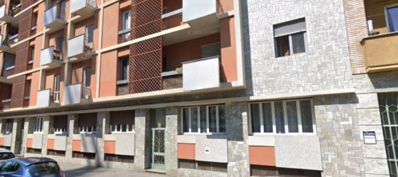 3 bedrooms Apartment in Turin, Italy No. 327701 2